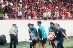 李源一严重受伤！跟队晒视频：球员赛后被担架抬离球场